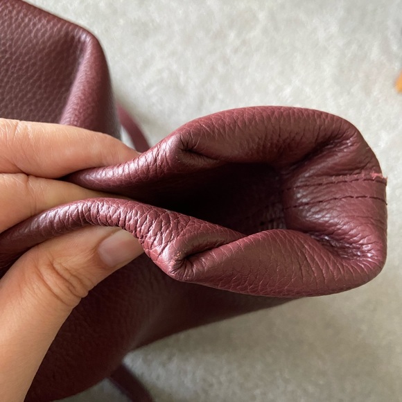 🌸SOLD🌸 Cuyana Zipper Tote in Burgundy - EUC! - Picture 11 of 11
